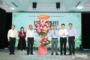 Dong Nai meets tourism businesses to discuss fourth-quarter...
