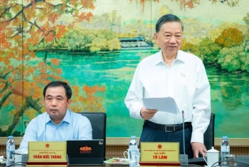 Tổng Bí thư, Chủ tịch nước: Bỏ giấy phép nhưng không được bỏ...