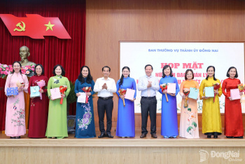 Đồng Nai gặp mặt nữ lãnh đạo, quản lý nhân ngày Phụ nữ Việt...