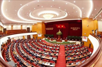 Ngày làm việc thứ hai Hội nghị lần thứ tư Ban Chấp hành...
