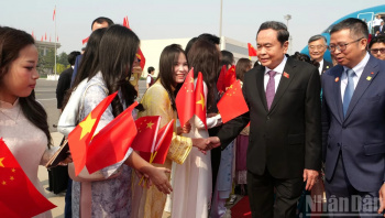 Chủ tịch Quốc hội Trần Thanh Mẫn đến thủ đô Bắc Kinh, bắt...