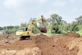 Final push to hand over sites for roads connecting to Long...