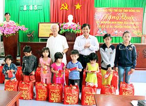Chăm lo Tết cho gia đình chính sách, người nghèo