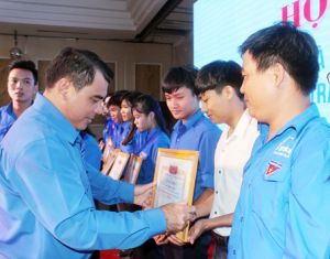 Chú trọng các hoạt động đồng hành với đoàn viên, học sinh, sinh viên