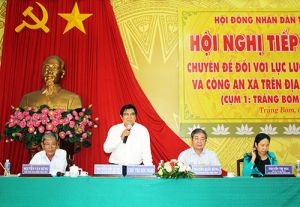 Tiếp xúc cử tri chuyên đề với lực lượng dân quân tự vệ và công an xã