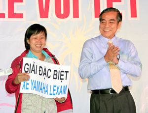 Vui tết cùng công nhân...