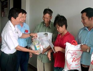 Nhiều hoạt động chăm lo Tết cho gia đình chính sách, người nghèo