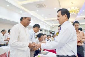 Họp mặt người có uy tín trong đồng bào dân tộc thiểu số