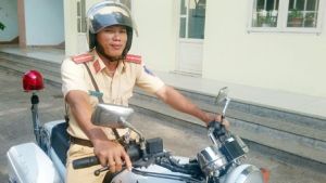 Công an và người dân cùng vây bắt cướp giật