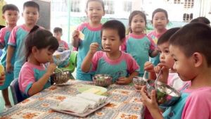 Nỗi lo an toàn vệ sinh thực phẩm cho trẻ mầm non