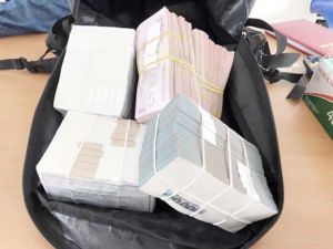 Truy tố 2 kẻ cướp tiền của trạm thu phí