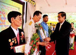 Cán bộ, đảng viên đi đầu trong công tác nêu gương