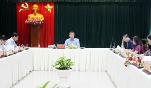 Thông qua các tờ trình của UBND tỉnh