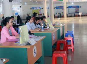 Doanh nghiệp "đỏ mắt" tìm lao động