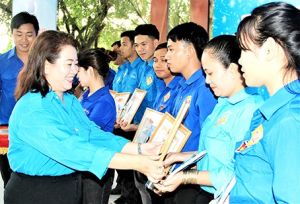Tuyên dương 63 “Thủ lĩnh thanh niên tiêu biểu”