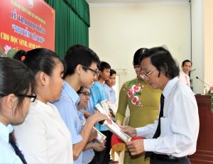 99 học sinh, sinh viên nhận học bổng Nguyễn Văn Ký