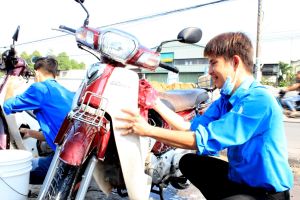 Tạo kinh phí cho Đoàn từ mô hình rửa xe