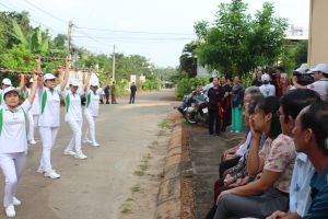 Phó bí thư thường trực Tỉnh ủy Hồ Thanh Sơn dự Ngày hội đại đoàn kết toàn dân tộc tại H.Định Quán