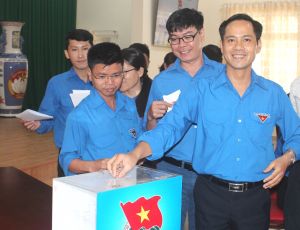 Phấn đấu làm tròn nhiệm vụ đảng viên