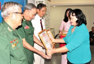 Lấy mẫu hài cốt 53 liệt sĩ chưa biết tên để giám định AND