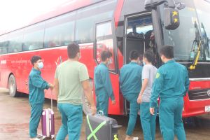 Có 3 mức phí vận chuyển người cách ly y tế có nhu cầu ra sân bay, nhà ga, bến xe