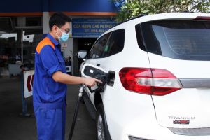Giữ nguyên giá bán lẻ xăng dầu