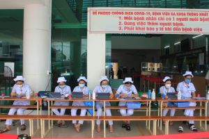 Xét nghiệm Covid-19 hằng tuần cho nhân viên y tế nguy cơ cao