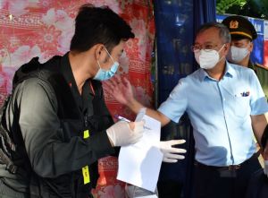 Chủ tịch UBND tỉnh kiểm tra 5 chốt kiểm dịch giáp ranh với TP.HCM và Bình Dương