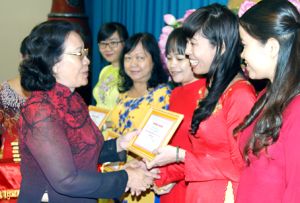 ​30 nữ tài năng được tặng thưởng