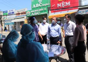 Tổ công tác của Bộ Y tế kiểm tra công tác lấy mẫu xét nghiệm diện rộng
