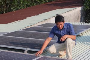 Buộc thu hồi, tái chế tấm pin mặt trời thải bỏ