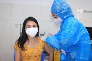 Nỗ lực trong 15 ngày tiêm gần 700 ngàn liều vaccine phòng Covid-19