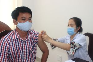 Tiếp tục rút ngắn thời gian tiêm giữa 2 mũi AstraZeneca