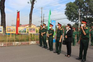 Triển lãm ảnh nhân Ngày thế giới Xóa bỏ bạo lực với phụ nữ và trẻ em 25-11