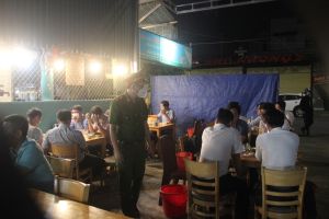 Kiểm tra phát hiện nhiều nhà hàng, quán ăn vi phạm phòng dịch