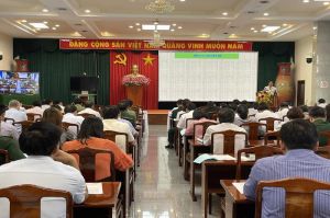 Chủ động trong đấu tranh, phản bác quan điểm sai trái, thù địch