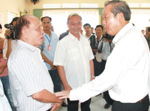 Phó thủ tướng Trương Hòa Bình kiểm tra công tác bầu cử tại Đồng Nai