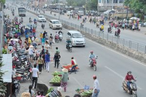 Kiên quyết dẹp vi phạm hành lang an toàn giao thông