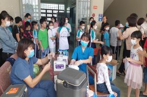 Khẩn trương tiêm vaccine phòng Covid-19 cho giáo viên, học sinh từ đầu năm học