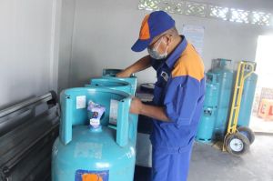 Giá gas bán lẻ giảm trong tháng 6