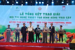 Tác giả Đồng Nai đoạt giải nhất tại Hội thi Nghệ thuật tạo hình bằng trái cây