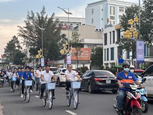 Diễu hành xe đạp cổ động, tuyên truyền Tuần lễ Chuyển đổi số Đồng Nai năm 2023