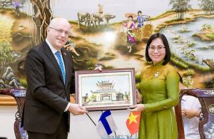 Đại sứ quán Phần Lan đến thăm và làm việc tại Đồng Nai.