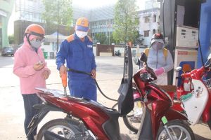 Giá xăng tăng từ 377-547 đồng/lít