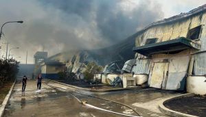 Một công ty chuyên sản xuất giày dép tại khu công nghiệp Sông Mây bị cháy