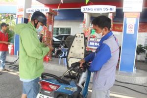 Giá xăng RON 95 giảm còn hơn 22,6 ngàn đồng/lít