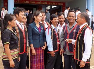 HĐND tỉnh thông qua nghị quyết hỗ trợ người có uy tín trong đồng bào dân tộc thiểu số