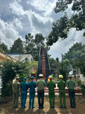 Tuổi trẻ chi Đoàn Quân sự phối hợp với với Đoàn thanh niên xã và lực lượng Công An tổ chức Kỷ Niệm 78 năm ngày Thương binh, Liệt sĩ(27/7/1947 - 27/7/2025)