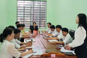 Chủ tịch UBND xã làm việc với Trung tâm Phục vụ Hành chính công xã Bình Tân