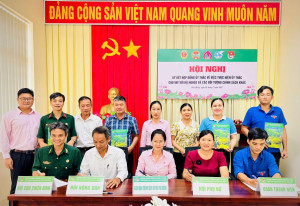 PHÒNG GIAO DỊCH NGÂN HÀNG CHÍNH SÁCH XÃ HỘI PHÚ RIỀNG KÝ KẾT HỢP ĐỒNG ỦY THÁC VỚI TỔ CHỨC CHÍNH TRỊ - XÃ HỘI CÁC XÃ